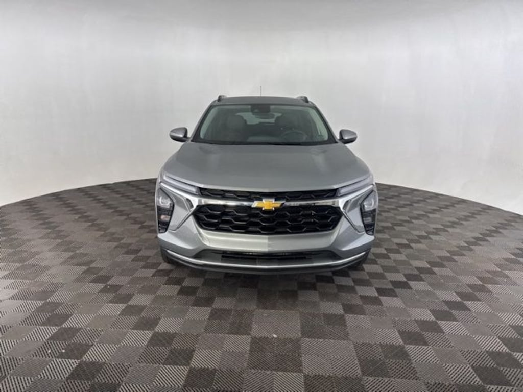 Used 2025 Chevrolet Trax LT SUV
