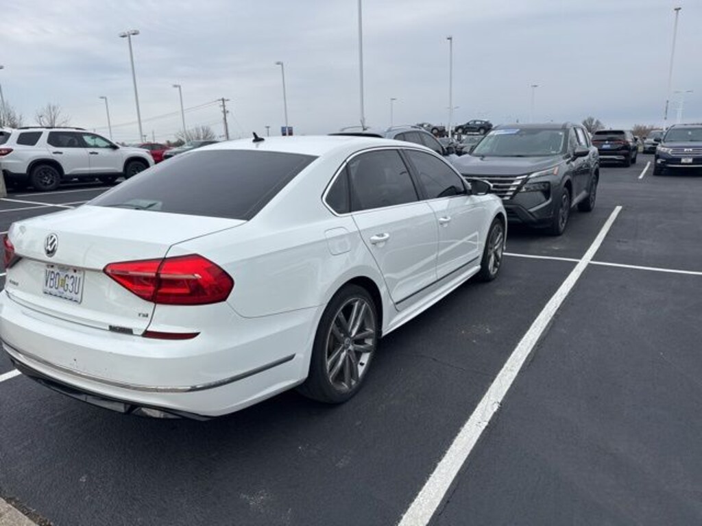 Used 2016 Volkswagen Passat 1.8T R-Line Sedan