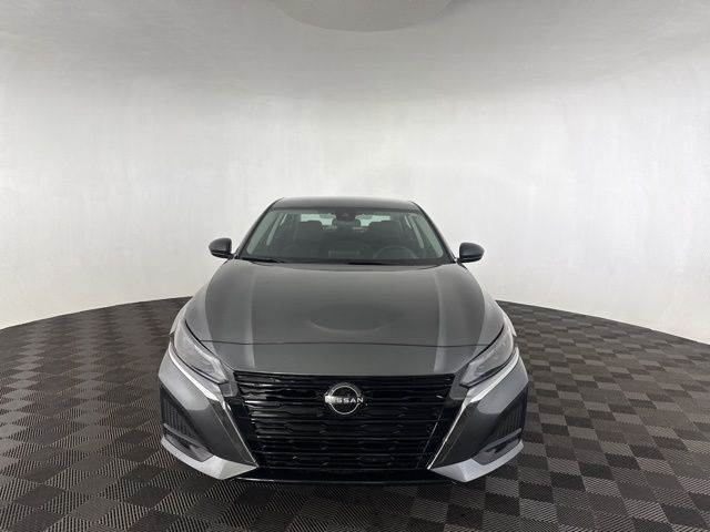 2024 Nissan Altima 2.5 SV photo 2