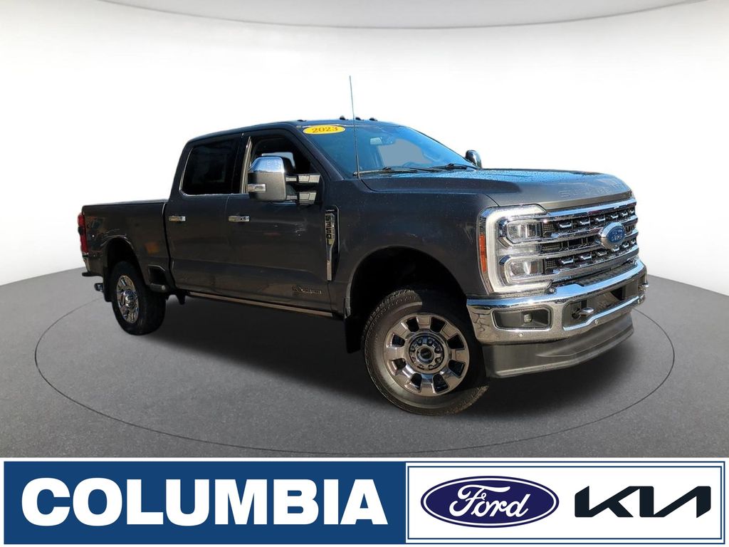 2023 Ford F-350 Super Duty Lariat's photo