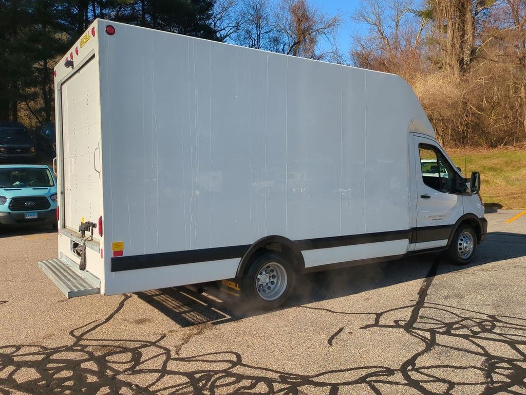 2023 Ford Transit Cutaway photo 2