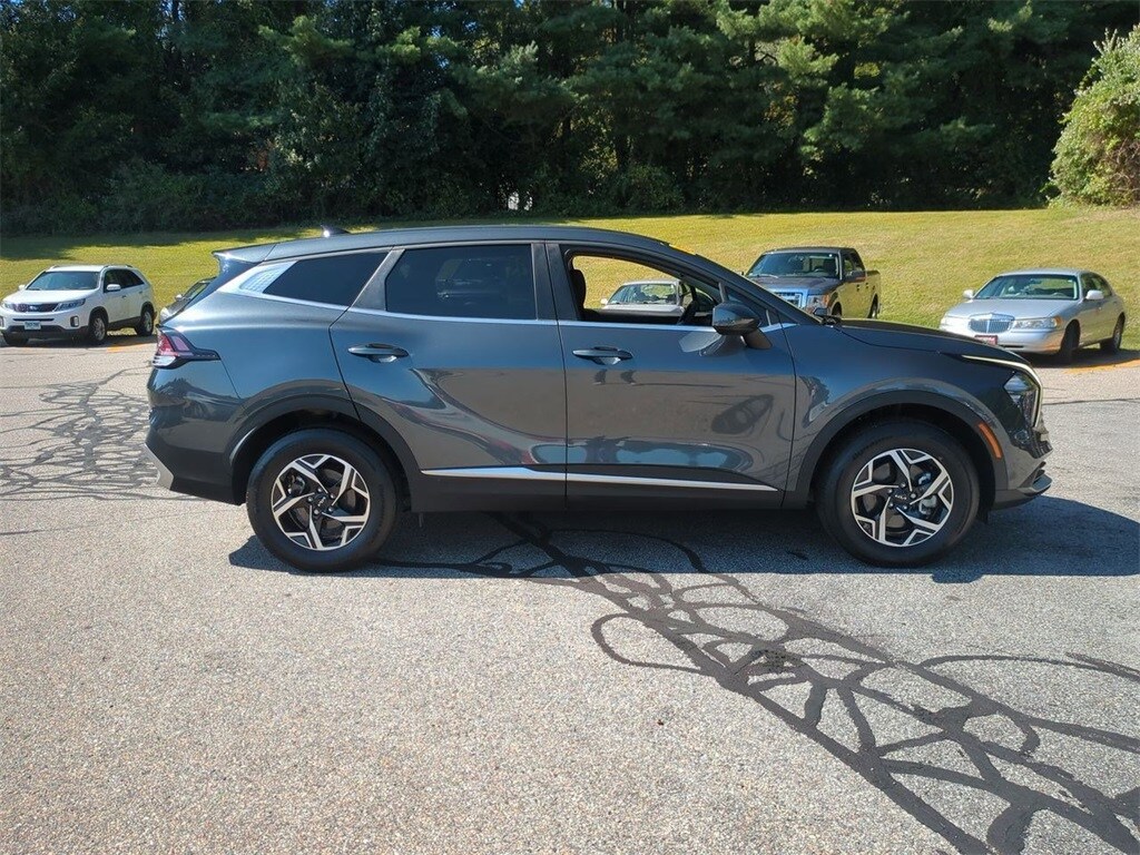 2023 Kia Sportage LX photo 2