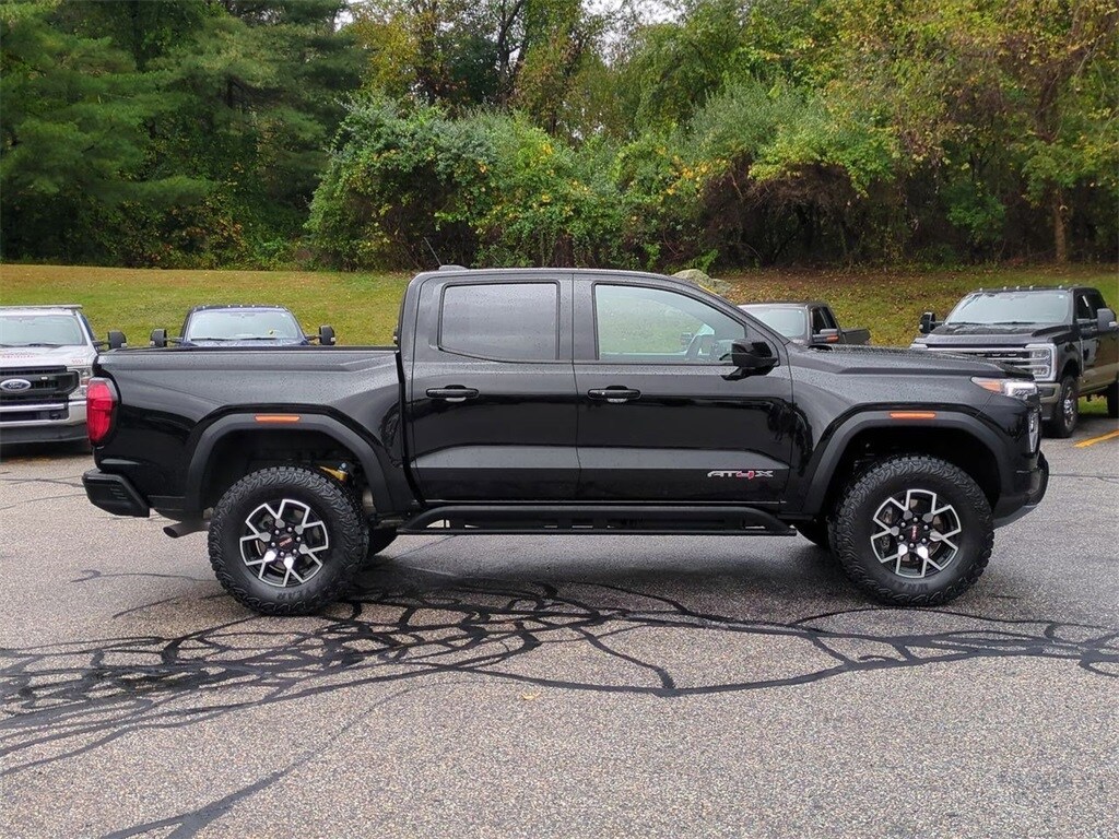 2024 Gmc Canyon AT4X photo 2