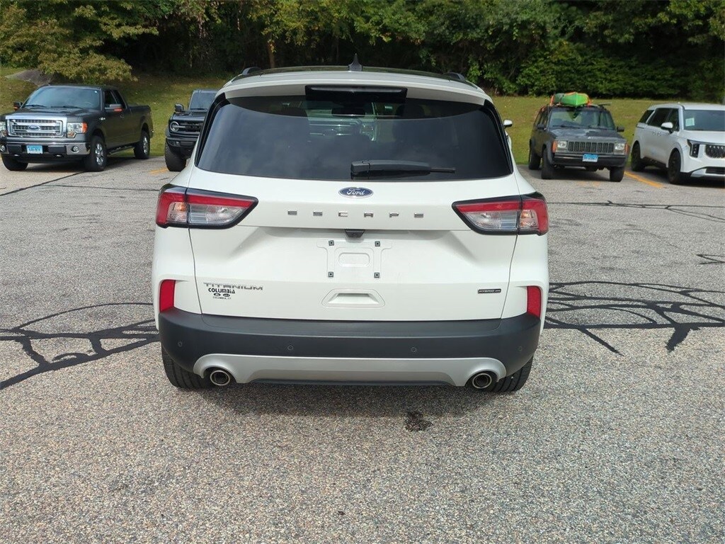 2021 Ford Escape Titanium Hybrid photo 4