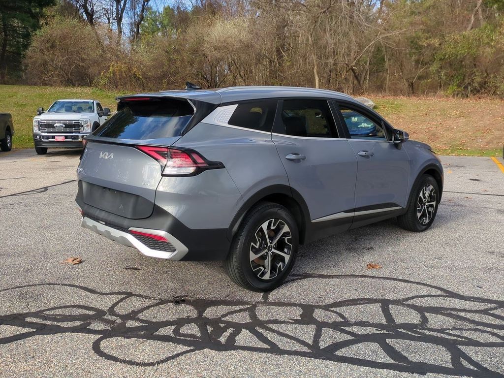 2023 Kia Sportage EX photo 3