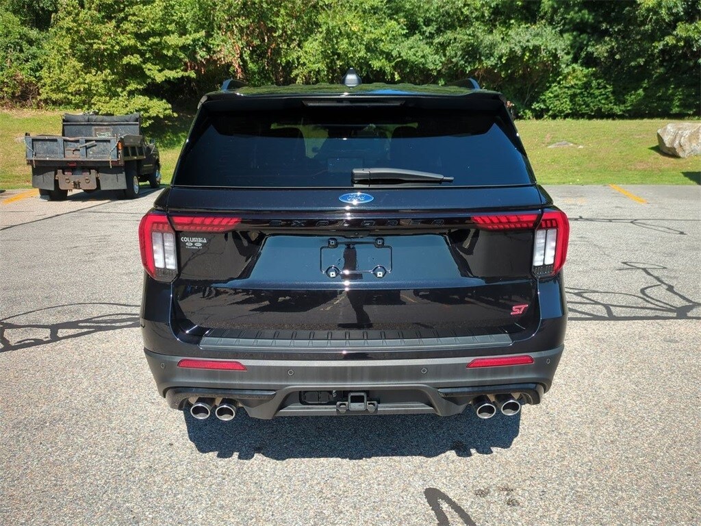 2025 Ford Explorer ST photo 3