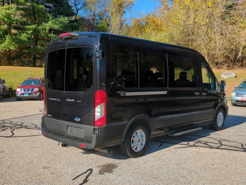2023 Ford Transit Passenger XL photo 3