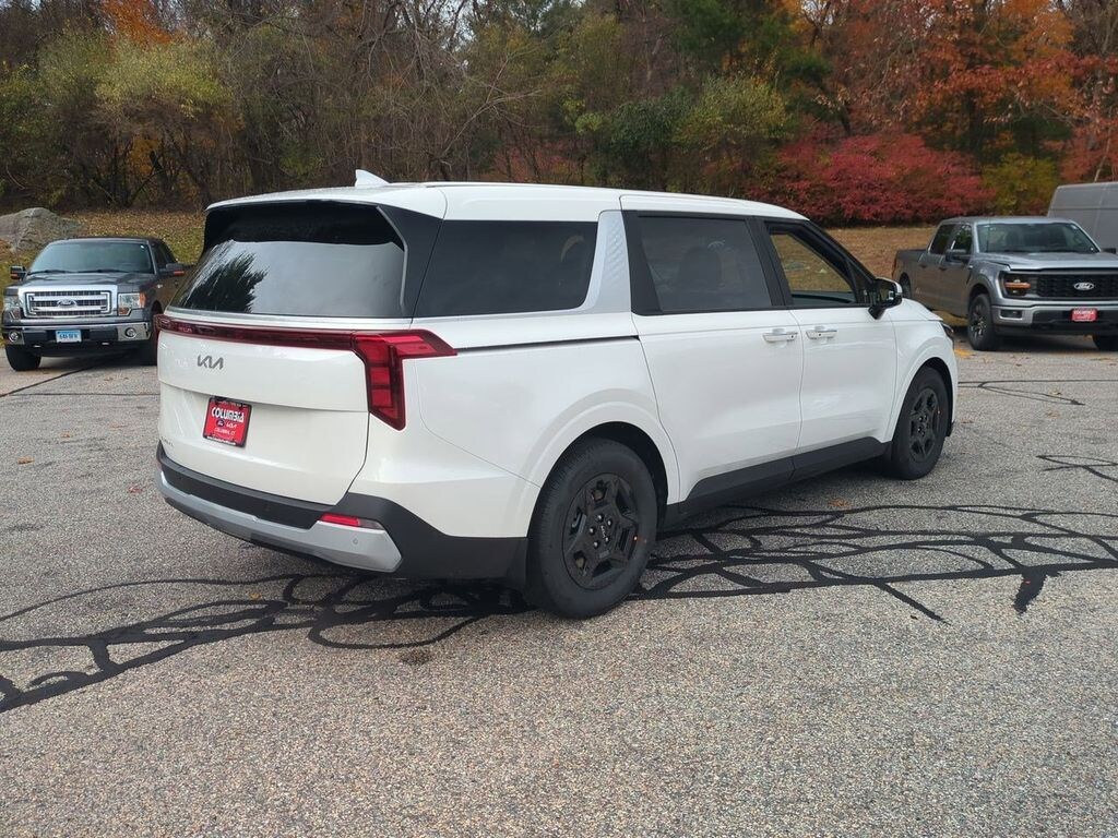 New 2026 Kia Carnival LXS Van Passenger Van
