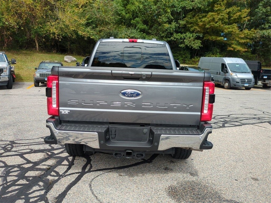 2024 Ford F-350 Lariat photo 4