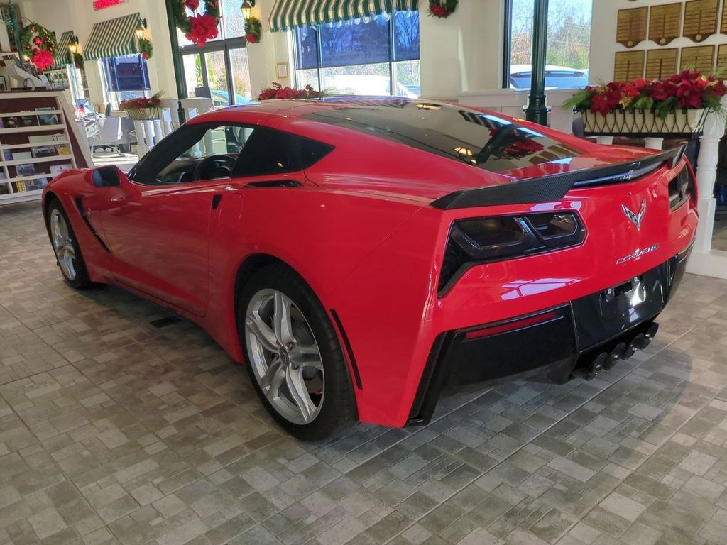 2017 Chevrolet Corvette Stingray Coupe 3LT photo 4