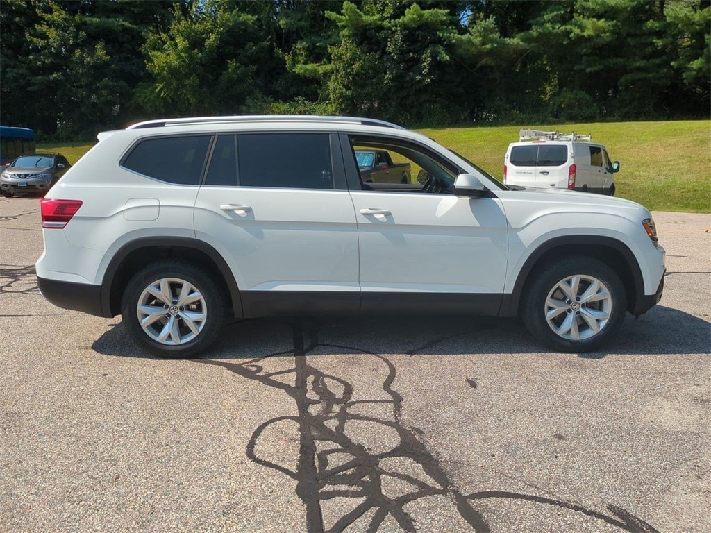 Certified 2018 Volkswagen Atlas SE w/Tech with VIN 1V2LR2CA4JC541425 for sale in Columbia, CT