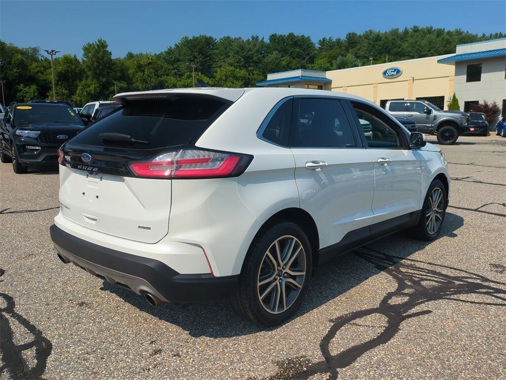 2021 Ford Edge Titanium photo 3