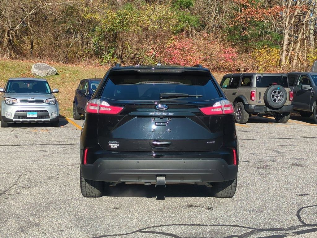 2022 Ford Edge SEL photo 3
