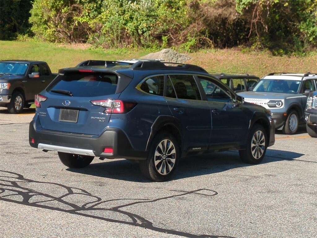 2024 Subaru Outback Limited XT photo 3