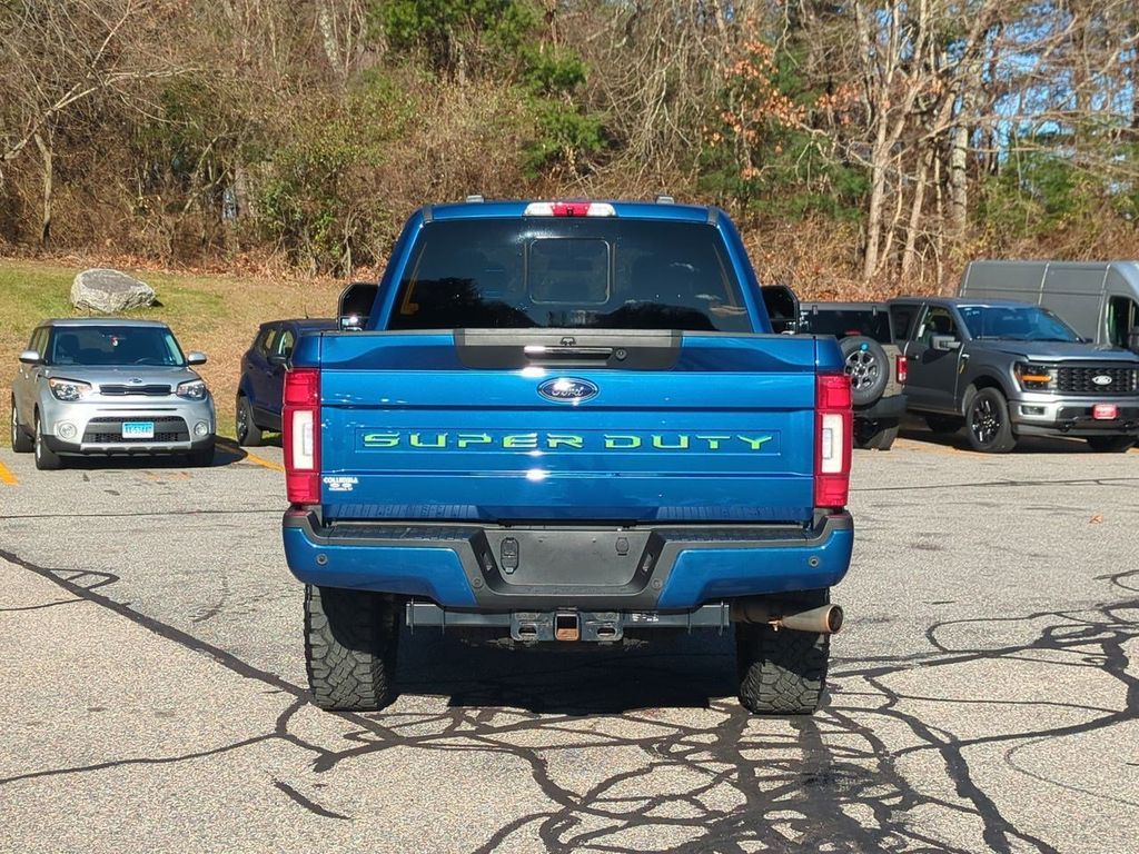 2022 Ford F-350 Lariat photo 4