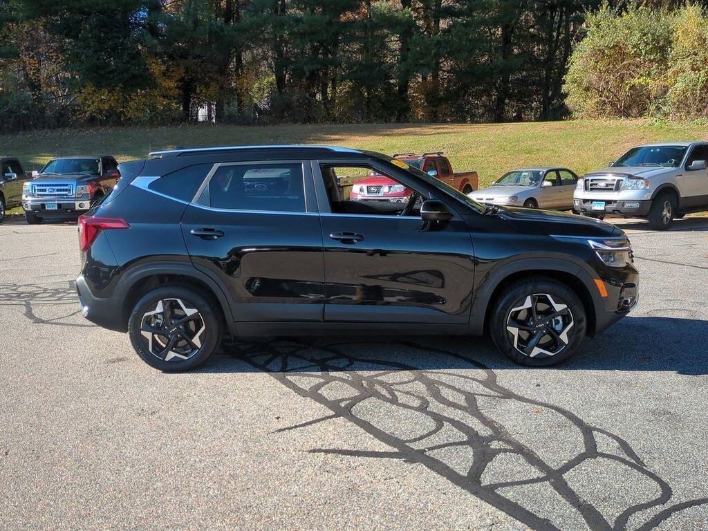 Certified 2025 Kia Seltos EX SUV