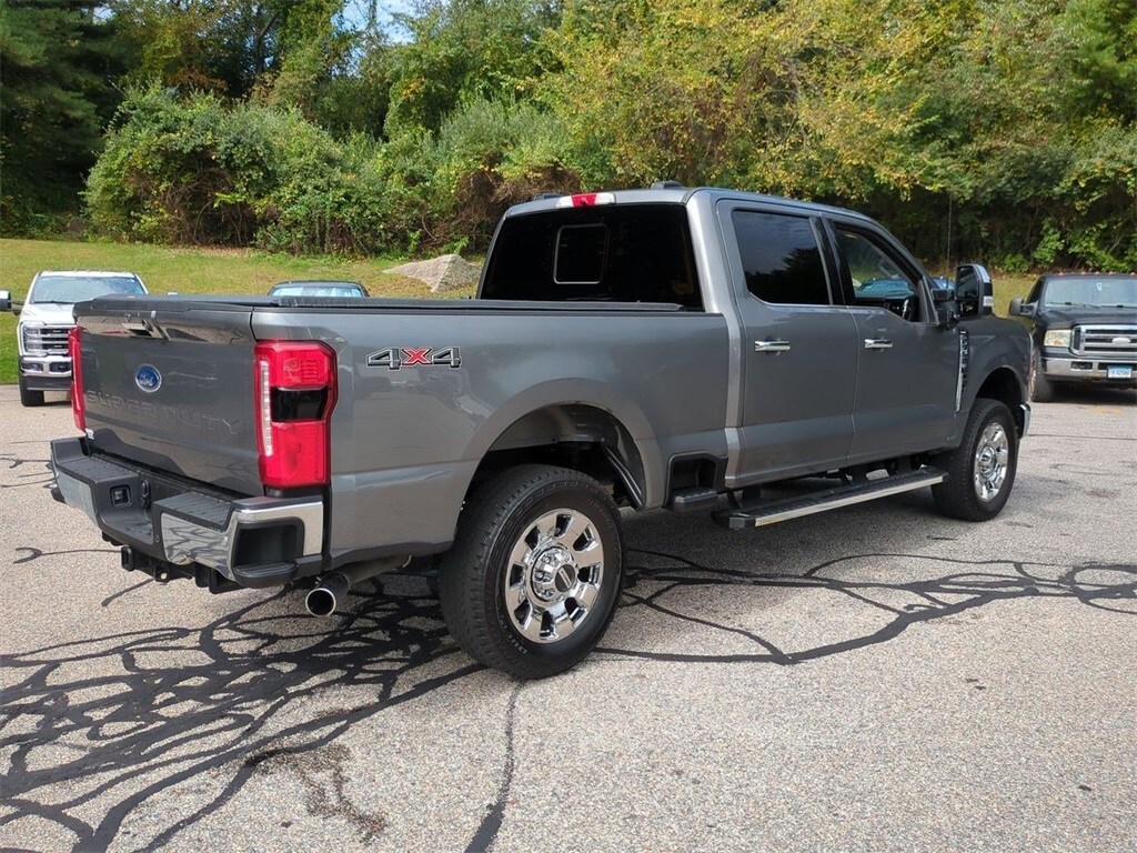 2024 Ford F-350 Lariat photo 3
