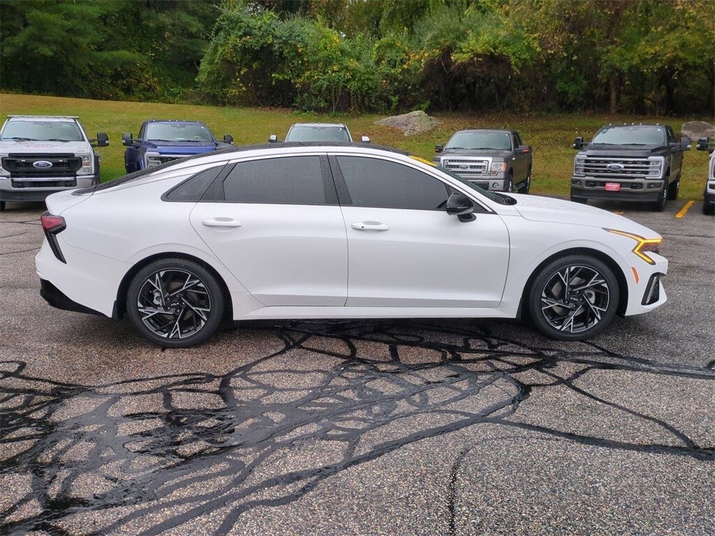 2025 Kia K5 GT-Line photo 2