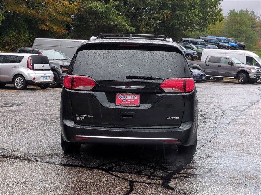 2019 Chrysler Pacifica Limited photo 3