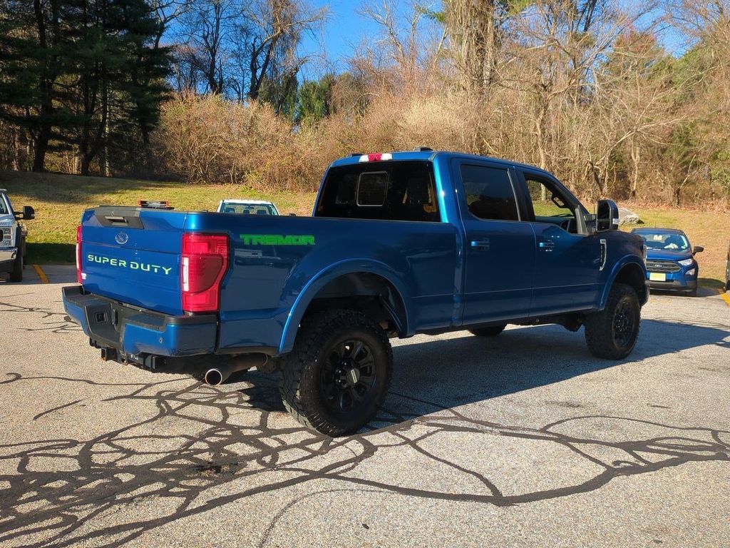 2022 Ford F-350 Lariat photo 3