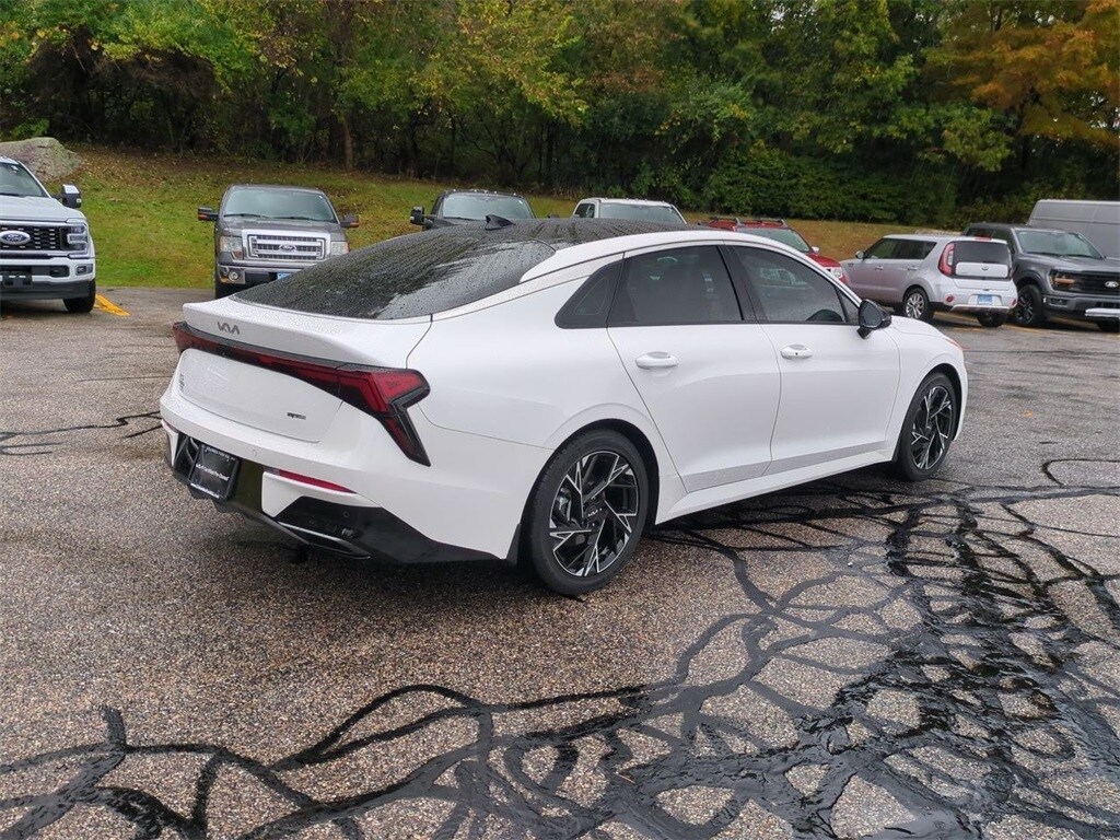 2025 Kia K5 GT-Line photo 3
