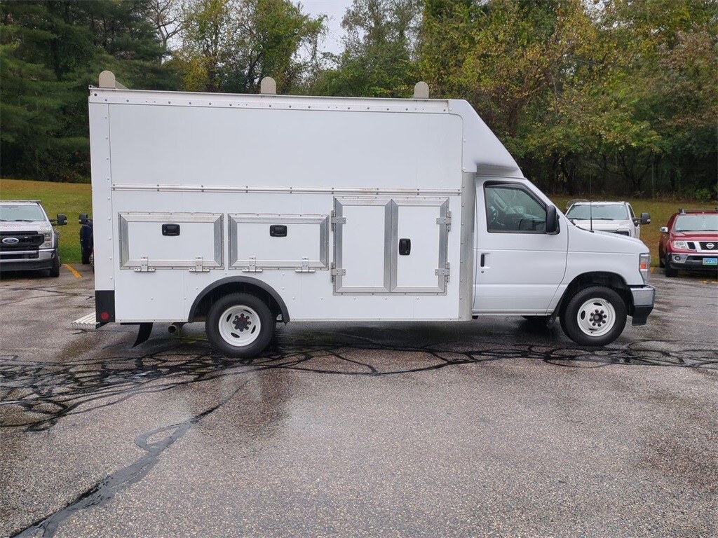2024 Ford E-350 Base photo 2