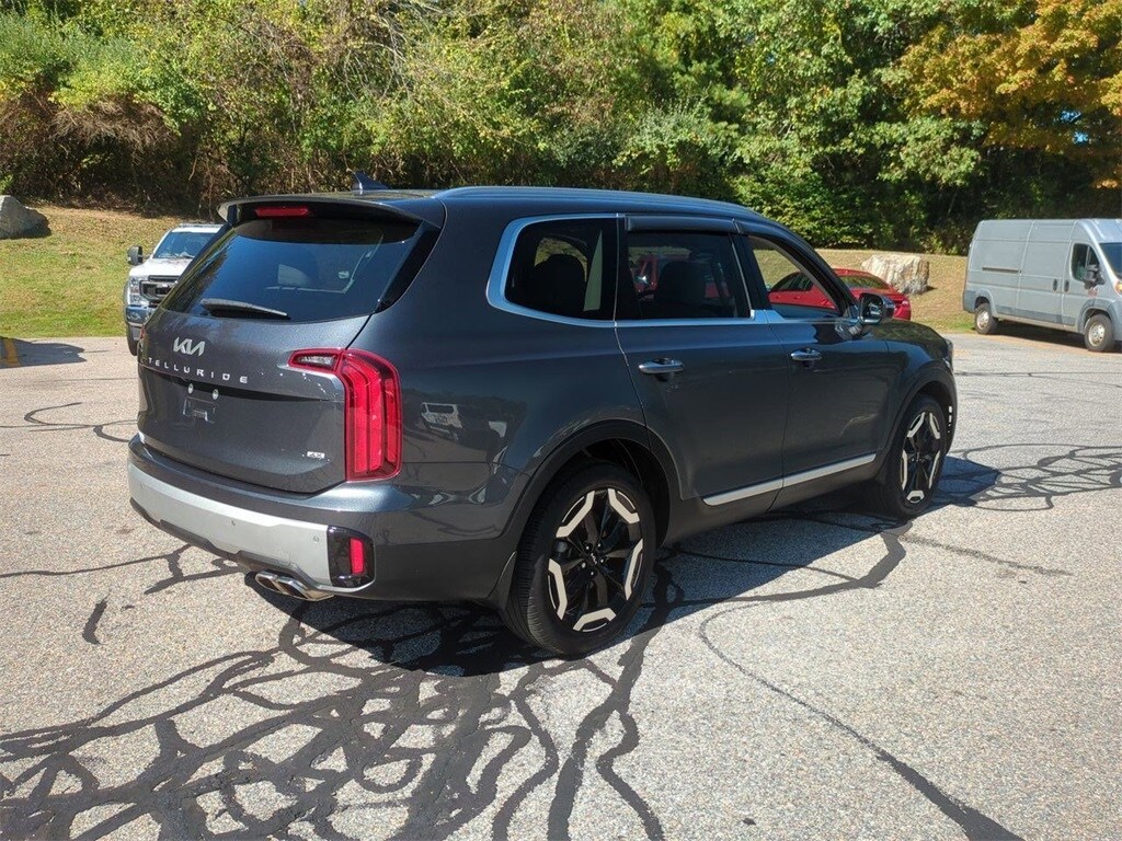 2023 Kia Telluride S photo 3