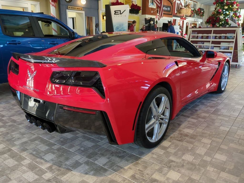 2017 Chevrolet Corvette Stingray Coupe 3LT photo 2