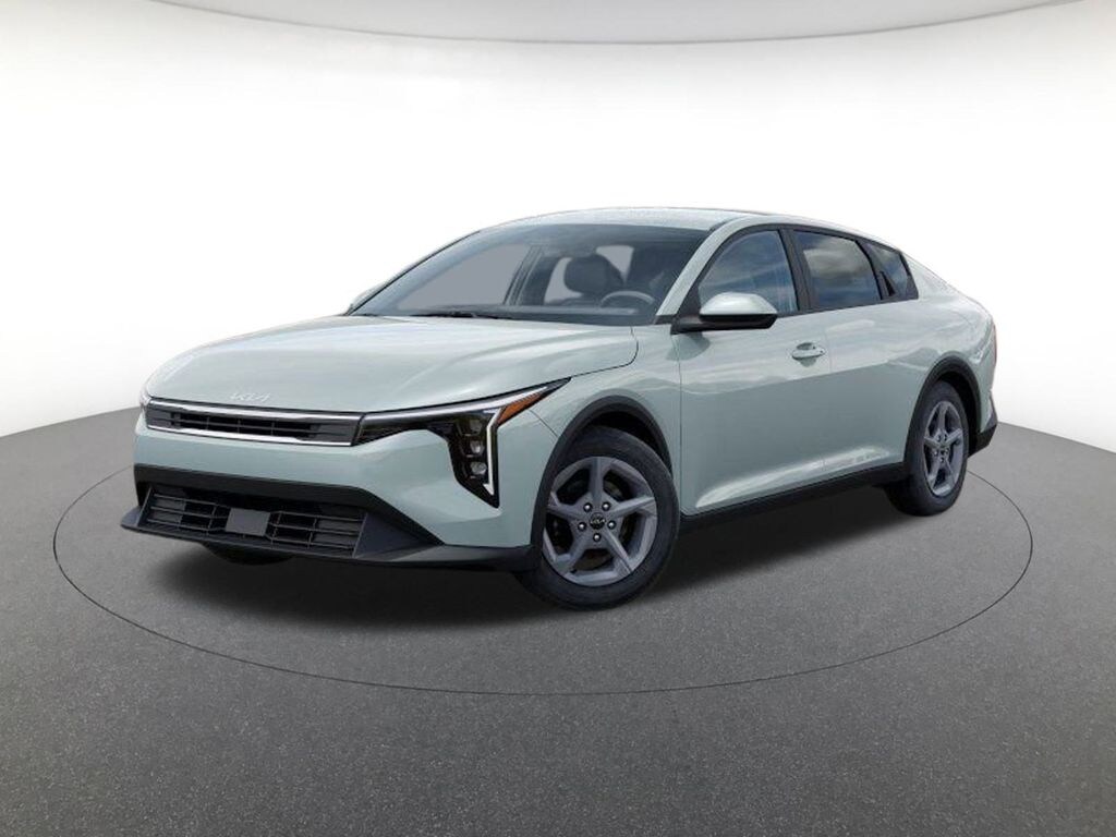 New 2025 Kia K4  Sedan