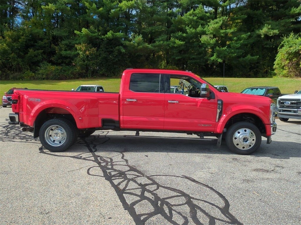 2023 Ford F-450 Lariat photo 2