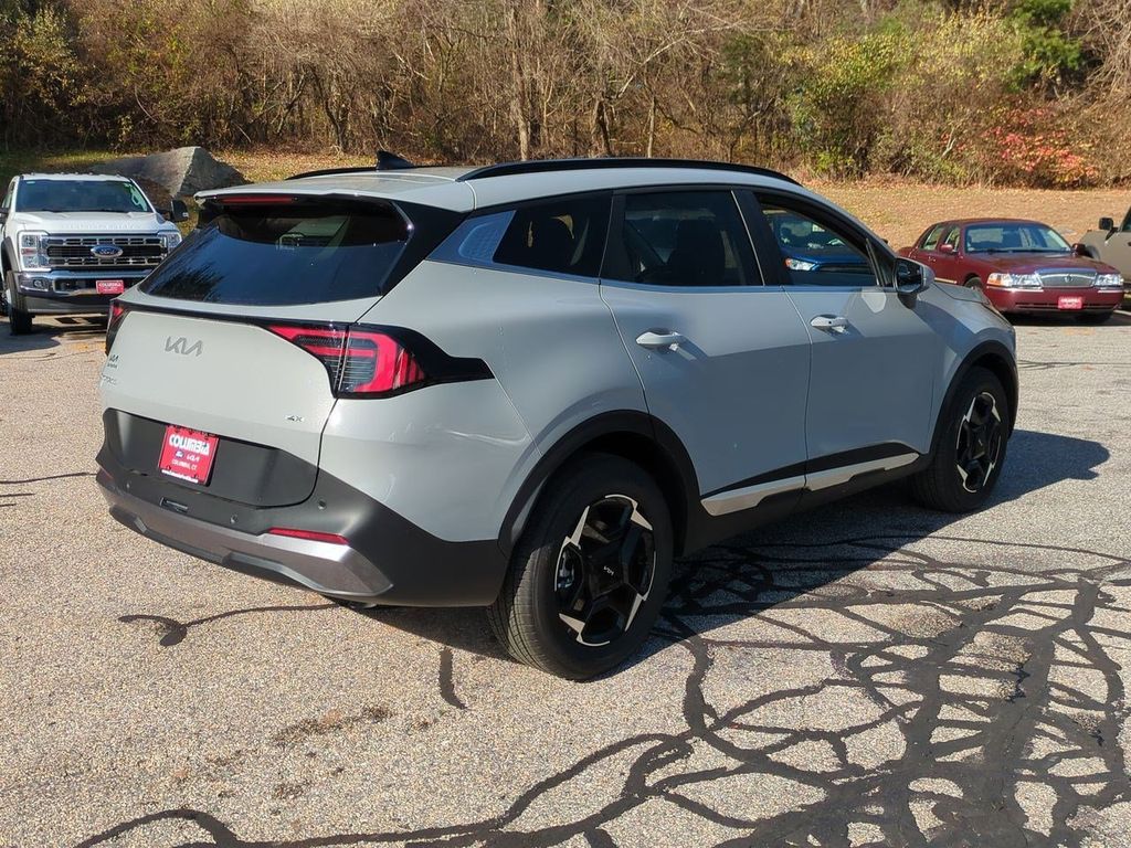 2026 Kia Sportage EX photo 3