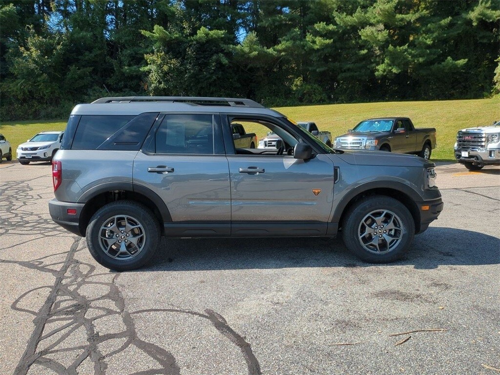 2022 Ford Bronco Sport Badlands photo 2