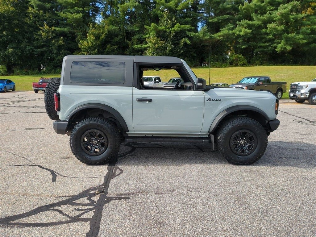 2023 Ford Bronco Wildtrak photo 2