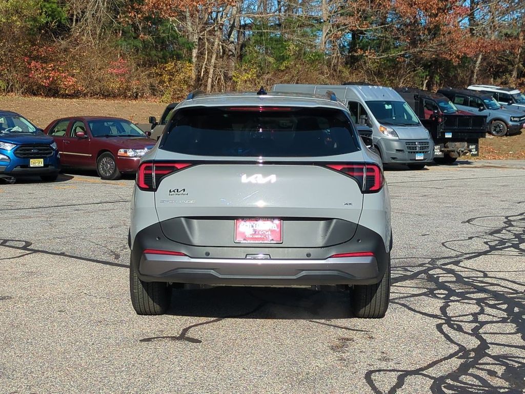 2026 Kia Sportage EX photo 4