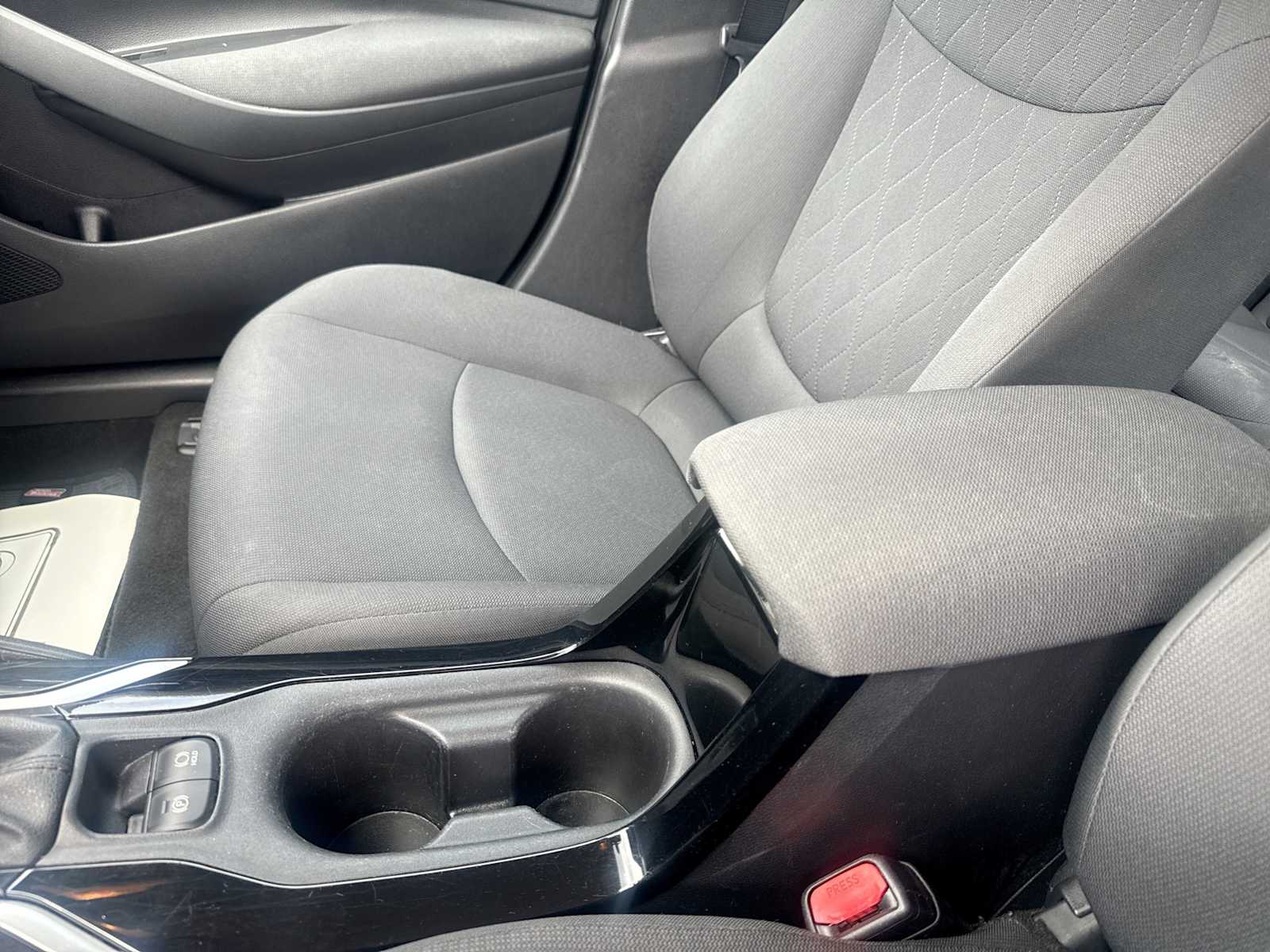 2021 Toyota Corolla LE - Photo 21