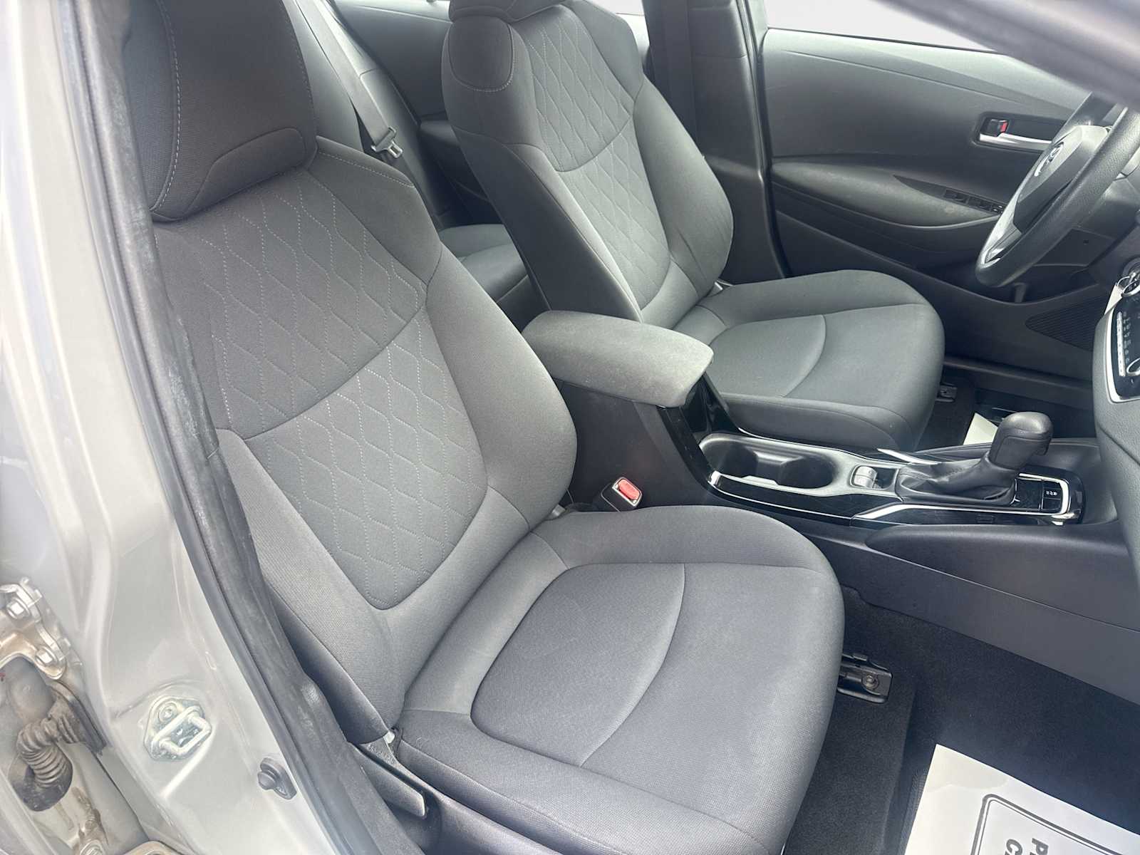 2021 Toyota Corolla LE - Photo 24