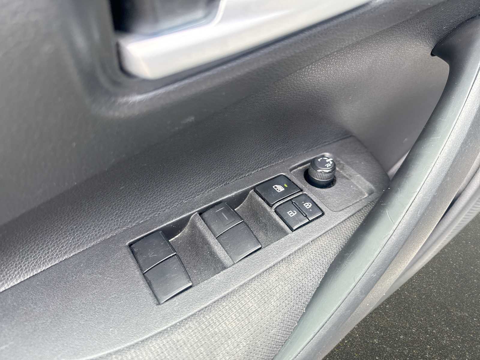 2021 Toyota Corolla LE - Photo 15