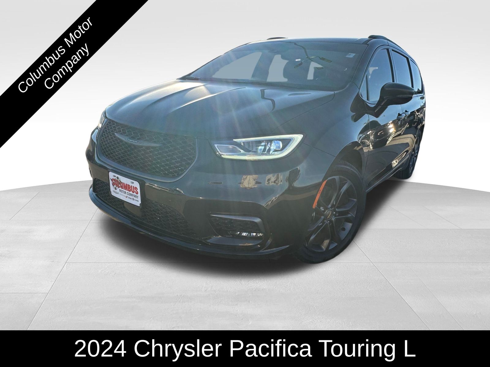2024 Chrysler Pacifica Touring L's photo
