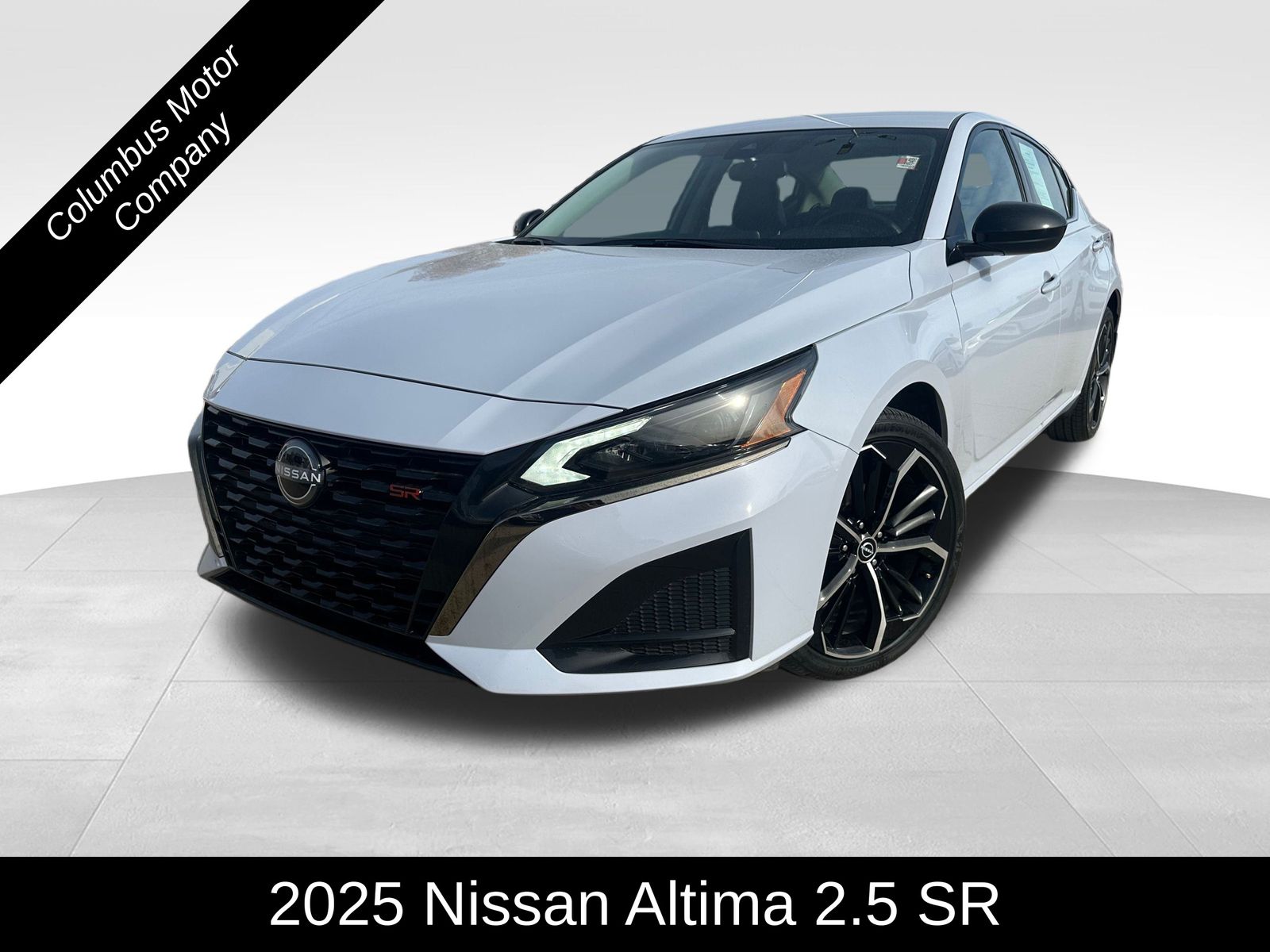 2025 Nissan Altima SR's photo