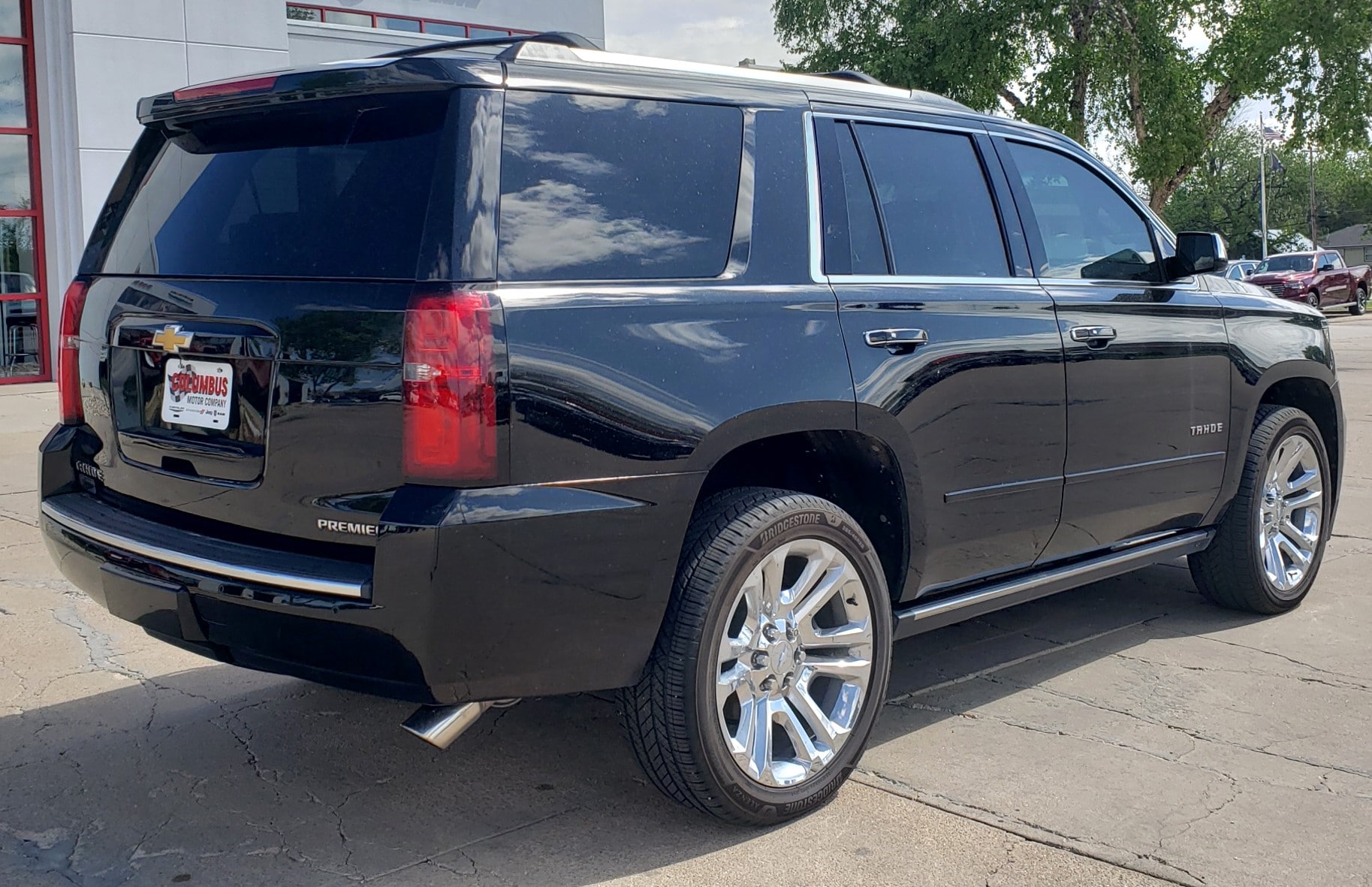 Used 2020 Chevrolet Tahoe Premier with VIN 1GNSKCKJ8LR124292 for sale in Columbus, NE