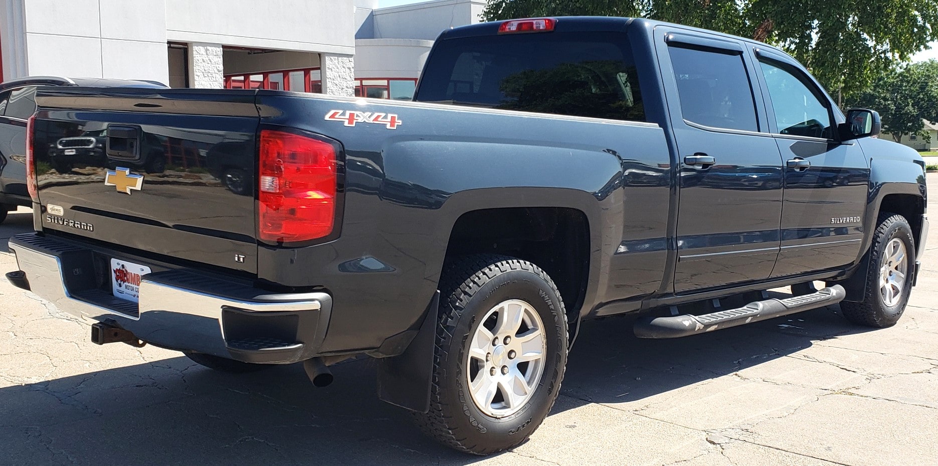 Used 2017 Chevrolet Silverado 1500 LT with VIN 1GCUKREC0HF199546 for sale in Columbus, NE