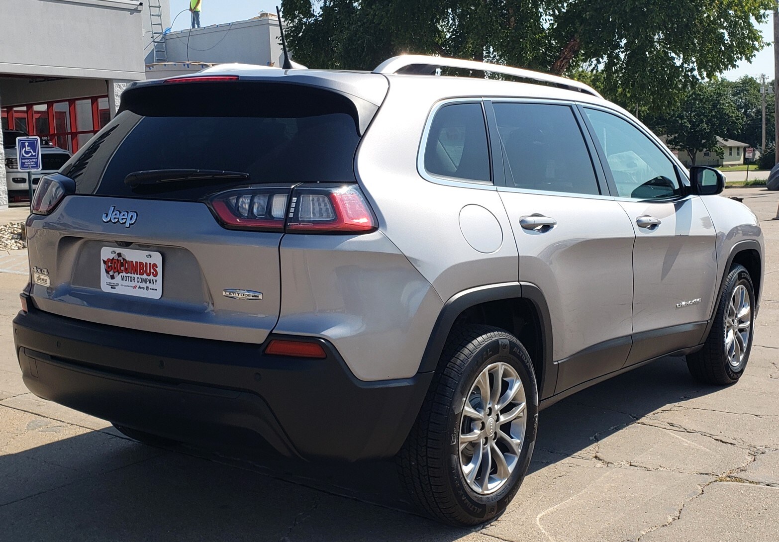 Used 2020 Jeep Cherokee Latitude Plus with VIN 1C4PJMLB9LD626305 for sale in Columbus, NE