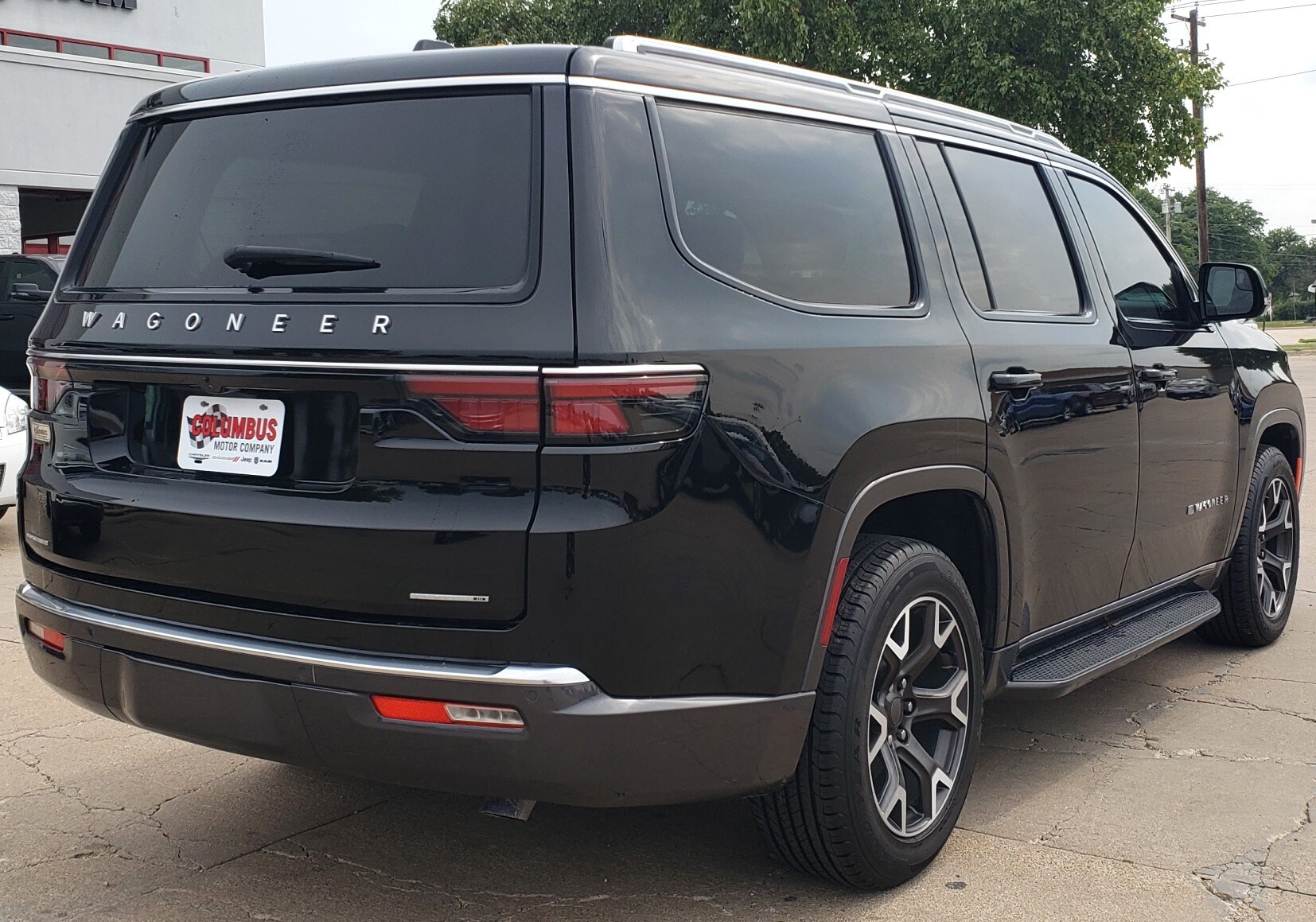 Used 2022 Jeep Wagoneer Series III with VIN 1C4SJVDT0NS136714 for sale in Columbus, NE