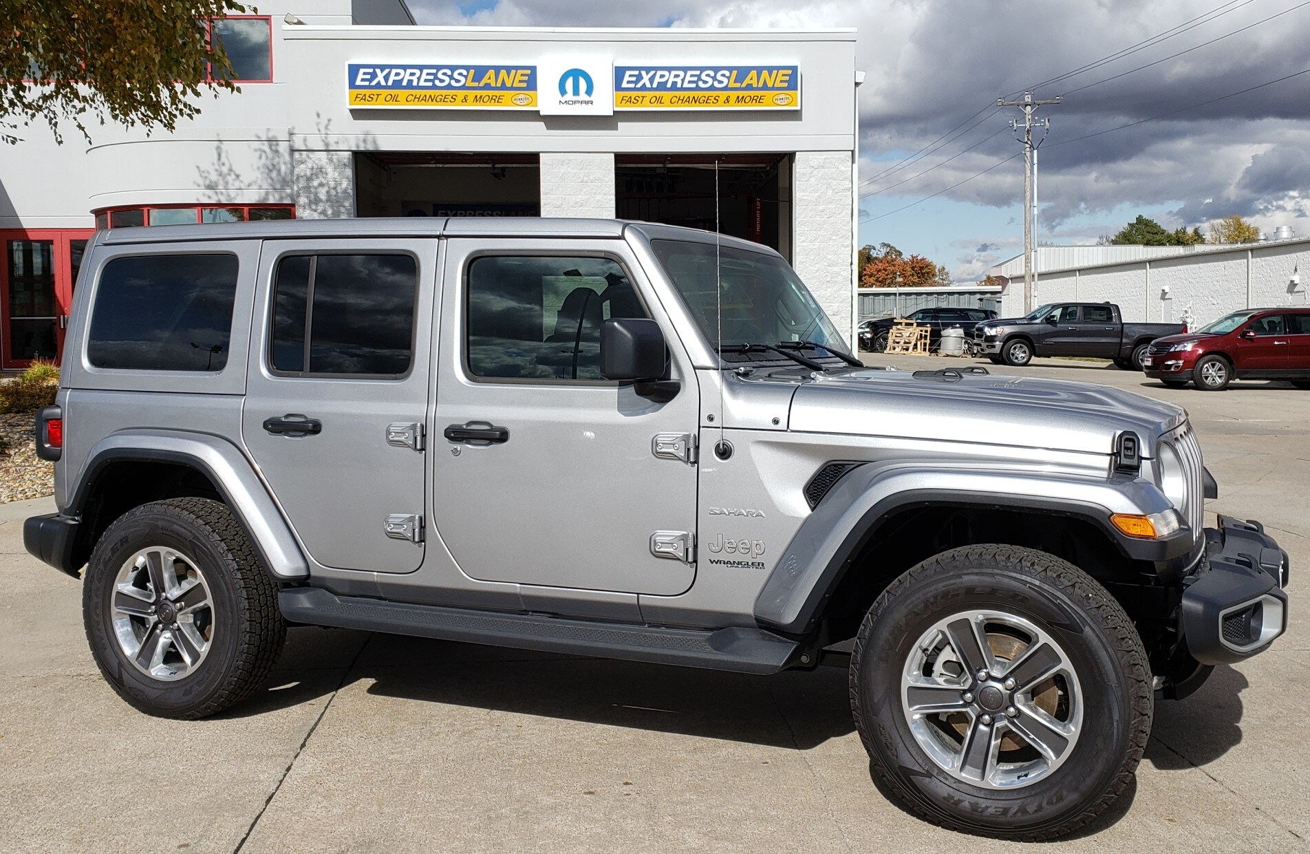 Columbus Motor Company New Dodge, Jeep, Chrysler, Ram Dealership in