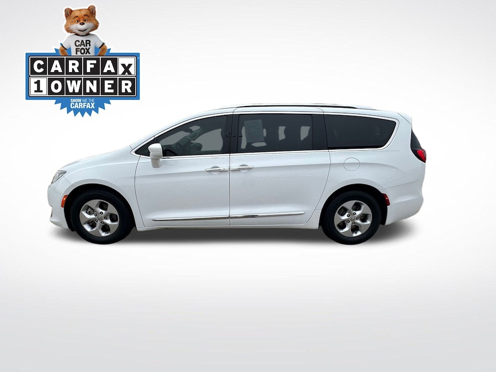 Used 2017 Chrysler Pacifica Touring L Plus Minivan/Van