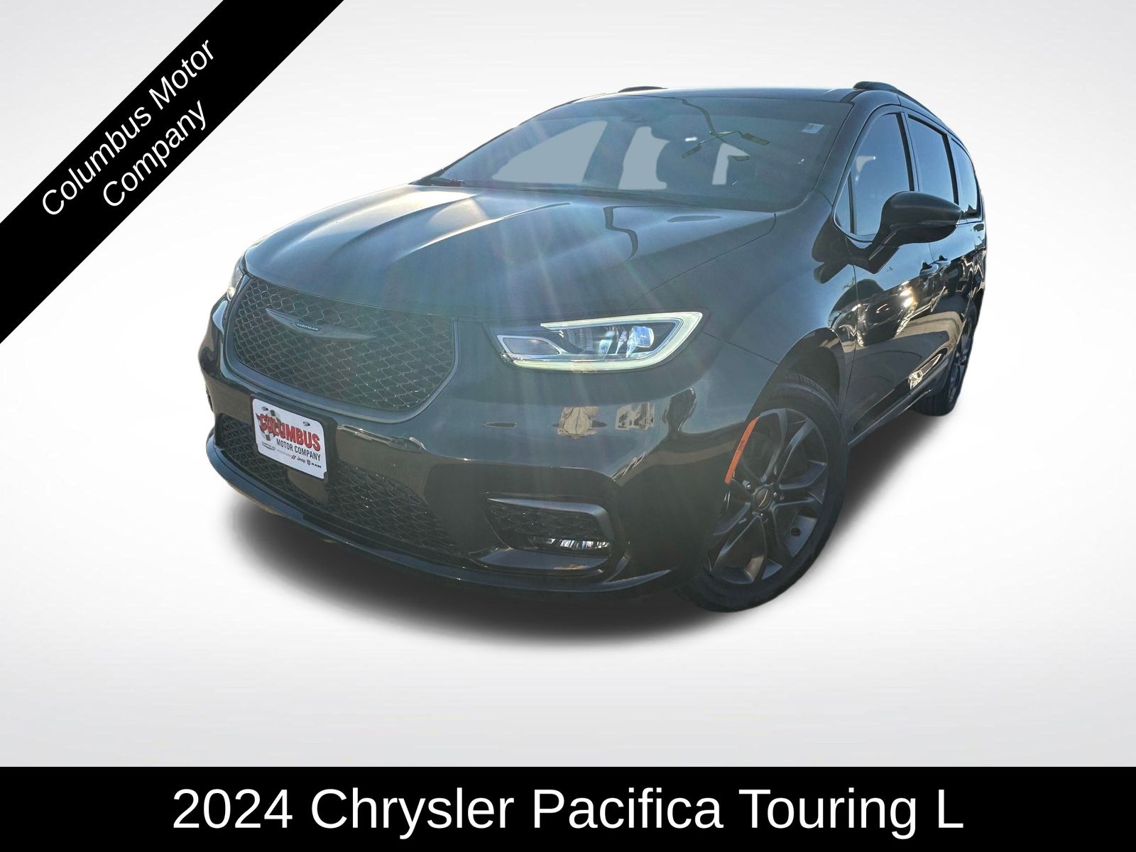 2024 Chrysler Pacifica Touring L's photo