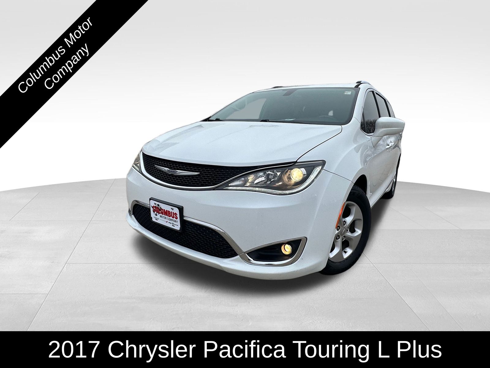2017 Chrysler Pacifica Touring-L Plus's photo