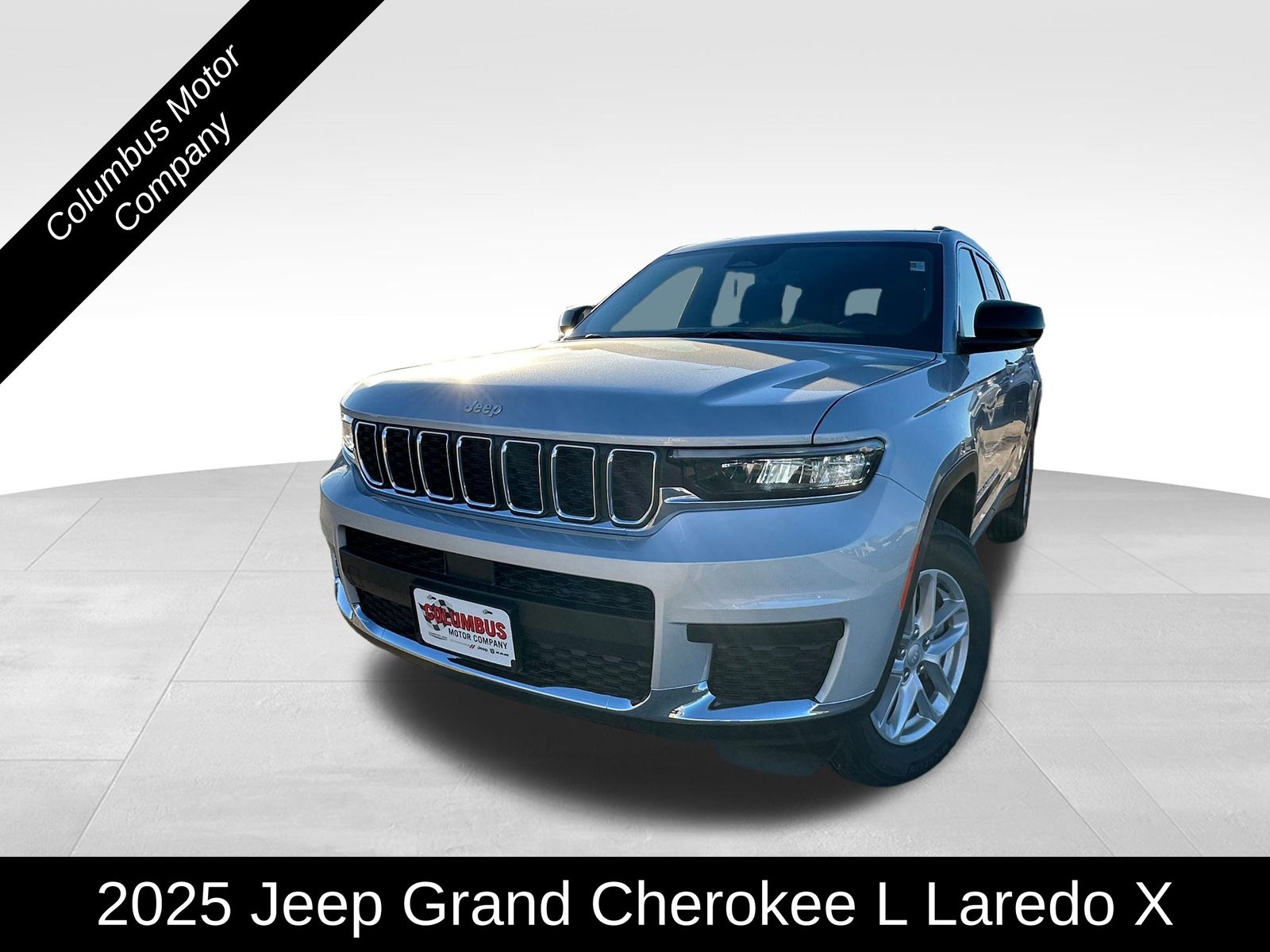 2025 Jeep Grand Cherokee L Laredo's photo