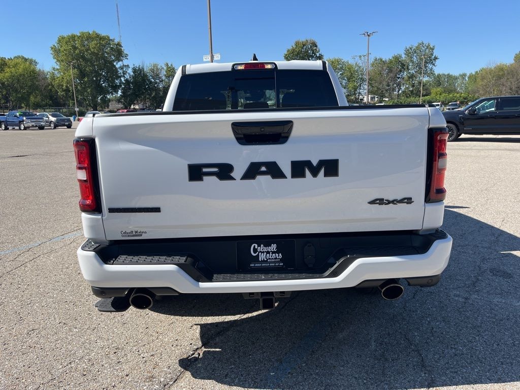New 2026 Ram 1500 BIG HORN CREW CAB 4X4 5'7 BOX Pickup