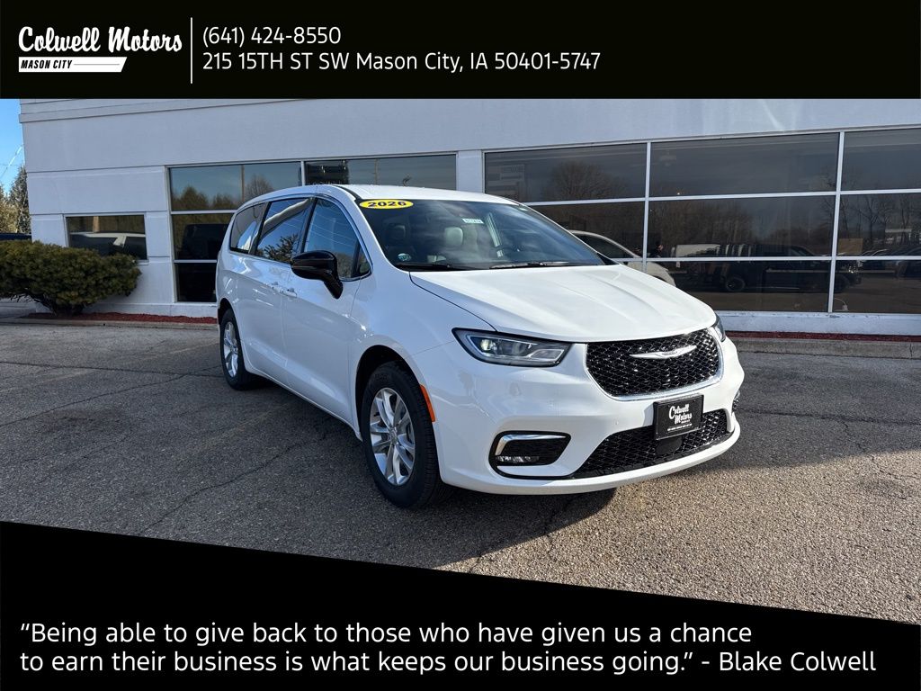 2026 Chrysler Pacifica Select's photo